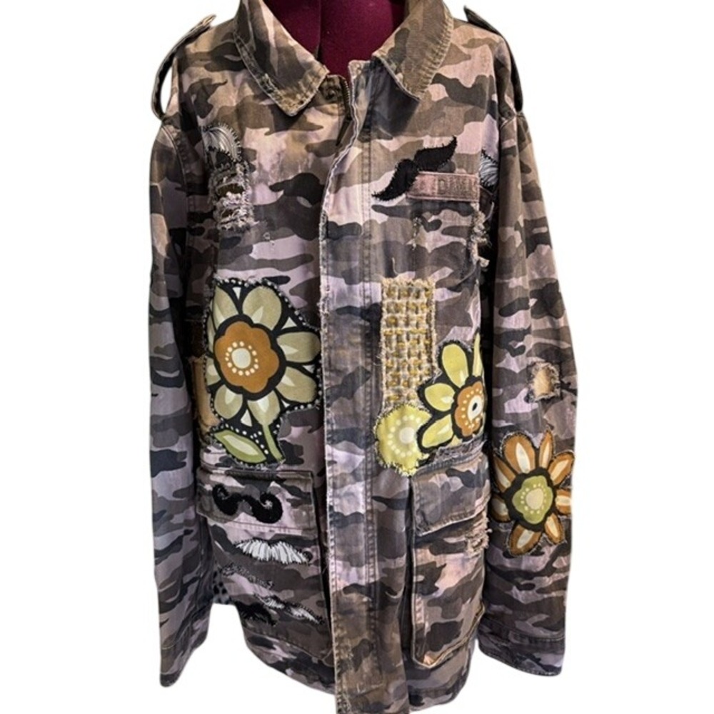 Custom Upcycled Camo Utility Jacket Floral Heart Patch Mustache Distressed L - Picture 3 of 11